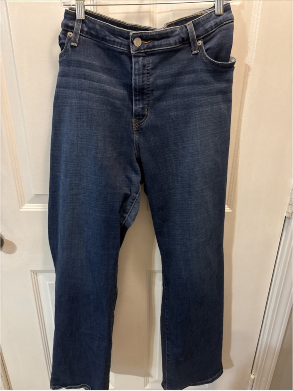 Levi’s 414 Classic Straight Stretchy Jeans 24W Medium Wash